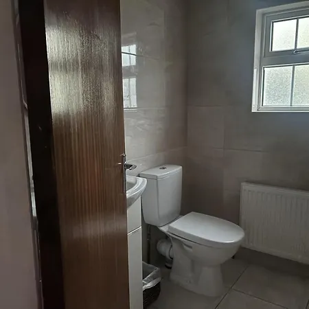Semi-detached Old Style One Bedroom * Rivory